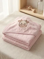 Organik Pamuk Pembe Cow Nakışlı Kapüşonlu Bebek Havlu & Kese Seti (0-12 Ay) - Görsel 4
