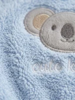 %100 Organik Pamuk Mavi Koala Detaylı Kapüşonlu Çocuk Bornoz – Premium Yumuşak ve Yüksek Emici - Görsel 2